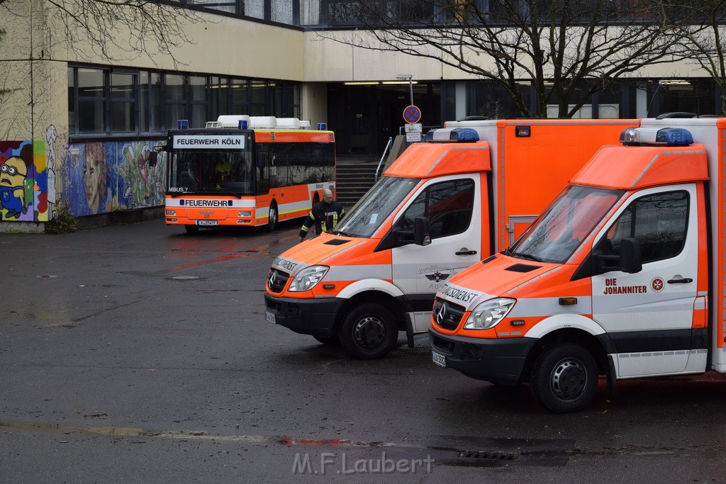 Einsatz BF Koeln Schule Burgwiesenstr Koeln Holweide P015.JPG - Miklos Laubert